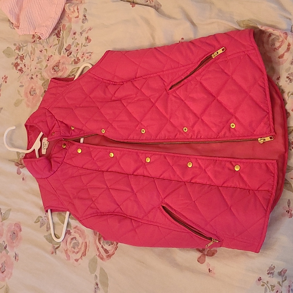 Cute puffer vest crown & ivy